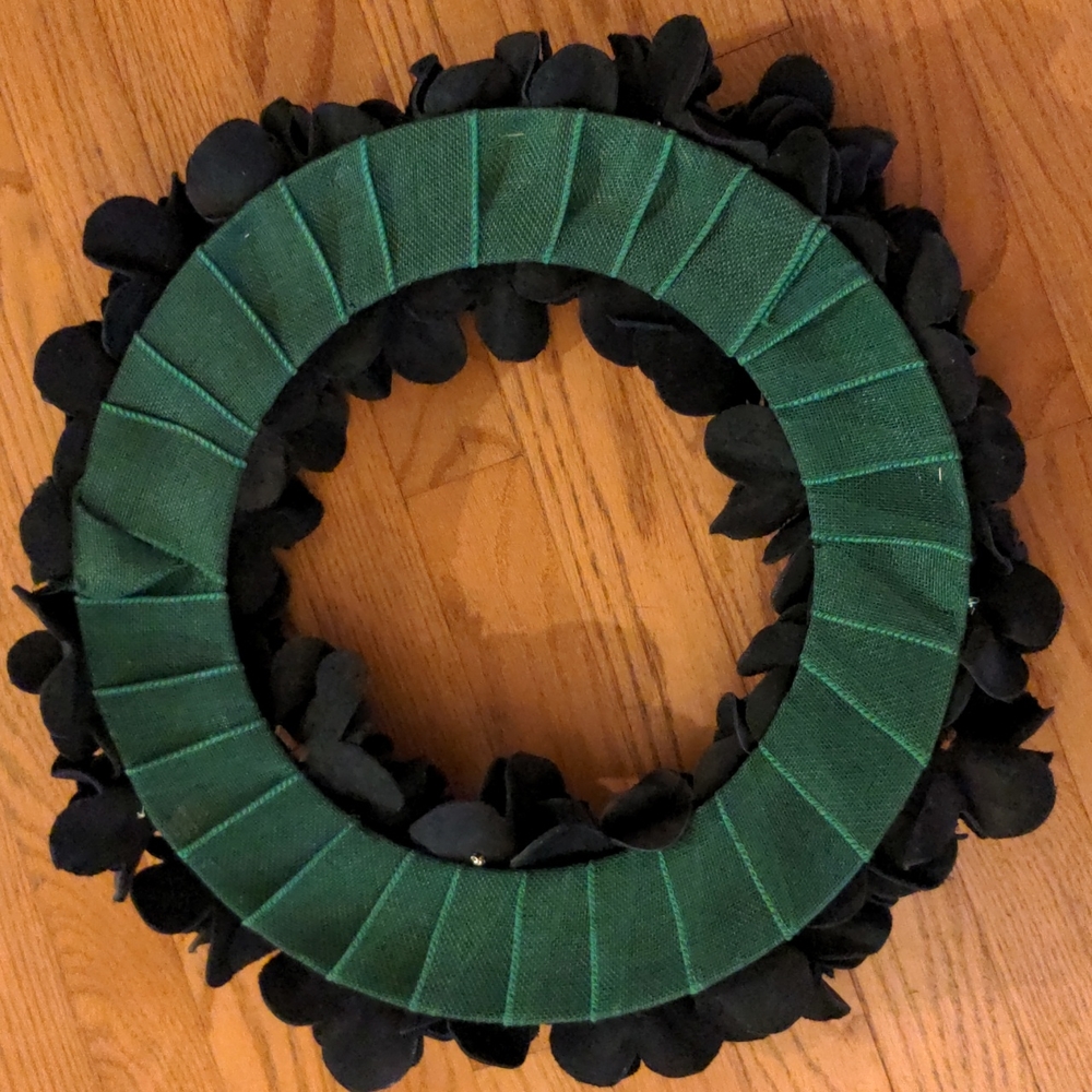 Handmade Leather Flower Rosette Wreath-Black 14" - Picture 5 of 6